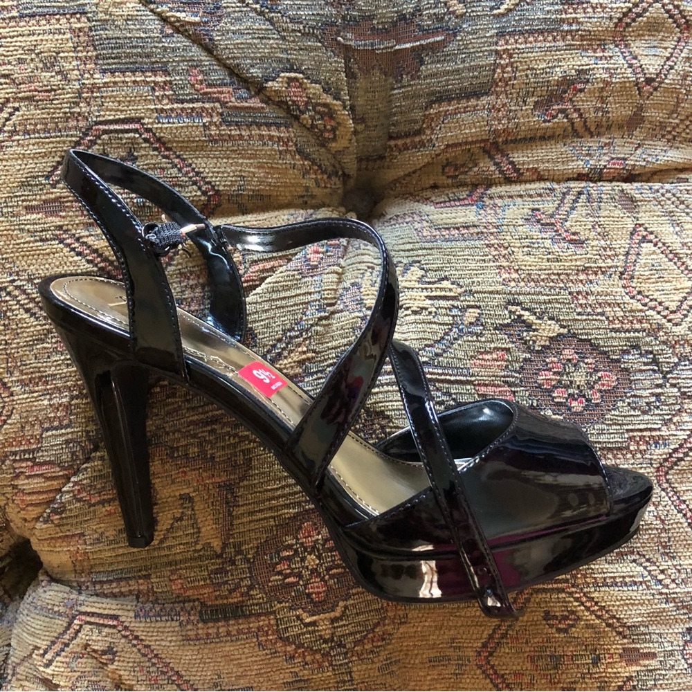 *New in Box* Style&Co Size 9.5 Black Patent Leather Strappy Sandal High Heels